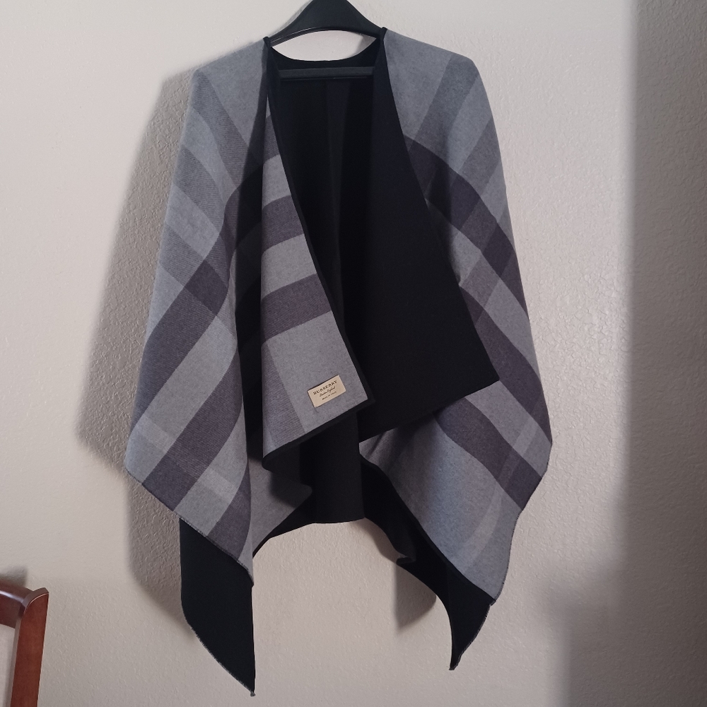 Burberry Poncho
